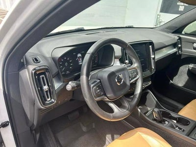 2019 Volvo XC40 Momentum