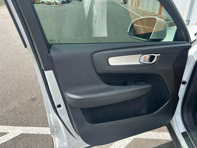 2019 Volvo XC40 Momentum