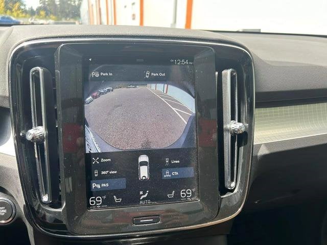 2019 Volvo XC40 Momentum