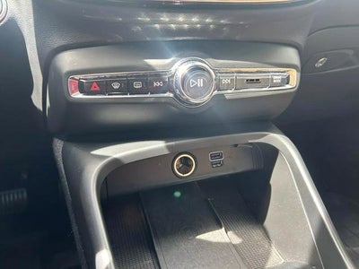 2019 Volvo XC40 Momentum