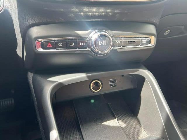 2019 Volvo XC40 Momentum