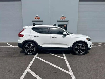 2019 Volvo XC40 Momentum