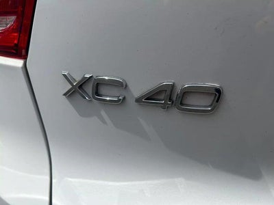 2019 Volvo XC40 Momentum