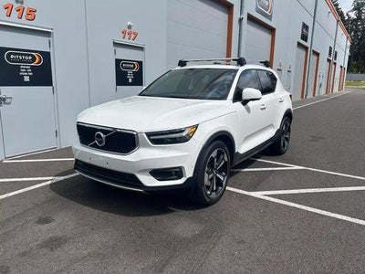 2019 Volvo XC40 Momentum